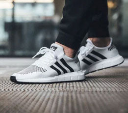 giày adidas Originals là gì