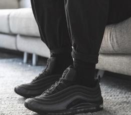 phối đồ với giày đen