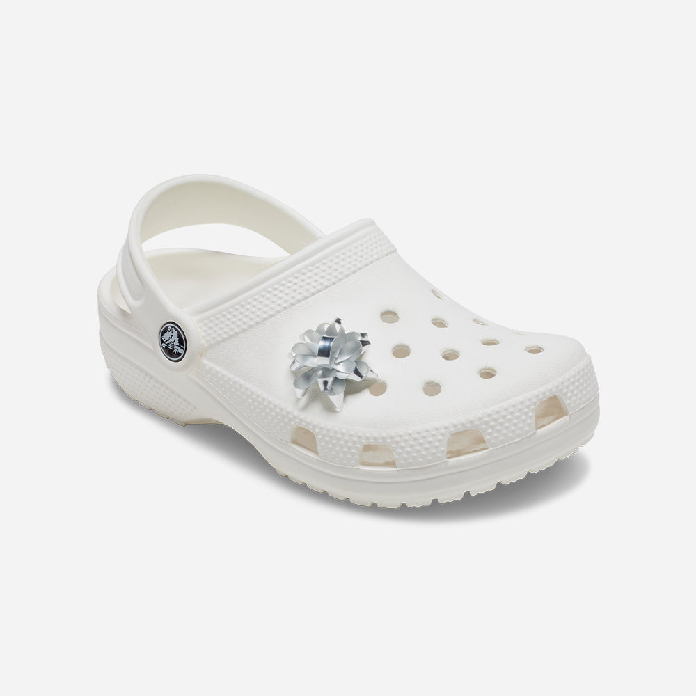 Phụ Kiện Jibbitz™ Charm Crocs Silver Present Bow - Xám - Supersports Vietnam