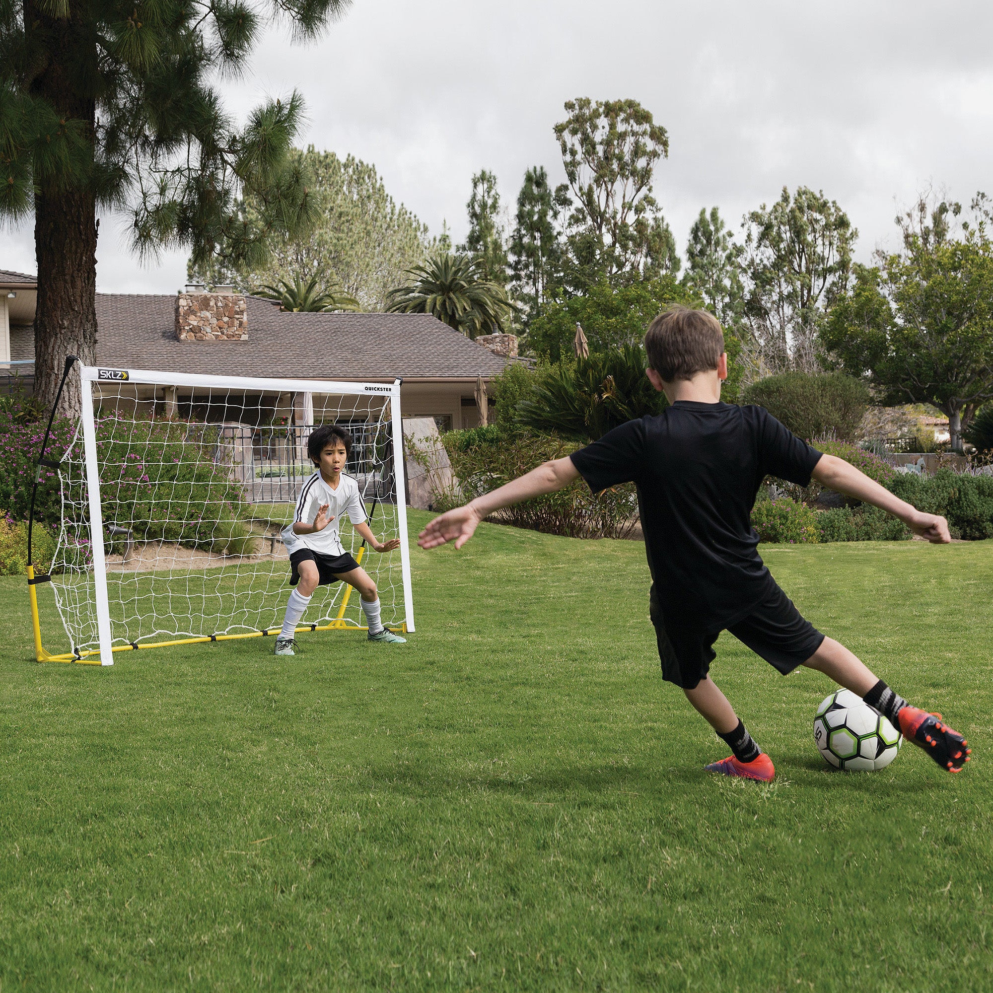 Khung Thành Tập Luyện Đá Banh, Đá Bóng Sklz Quickster Soccer Goal - Trắng - Supersports Vietnam