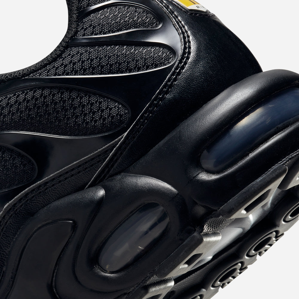 Giày Sneaker Nam Nike Air Max Plus - Đen - Supersports Vietnam