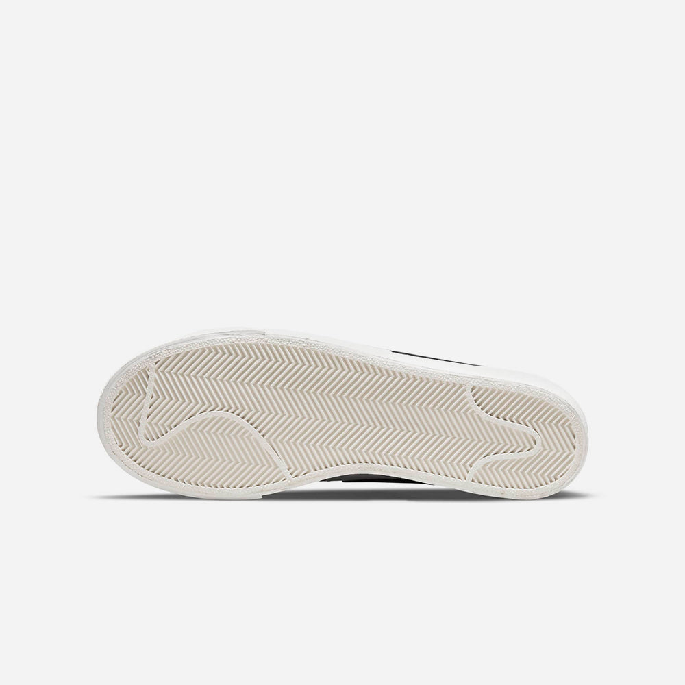 Giày Sneaker Nữ Nike Blazer Low Platform - Trắng - Supersports Vietnam