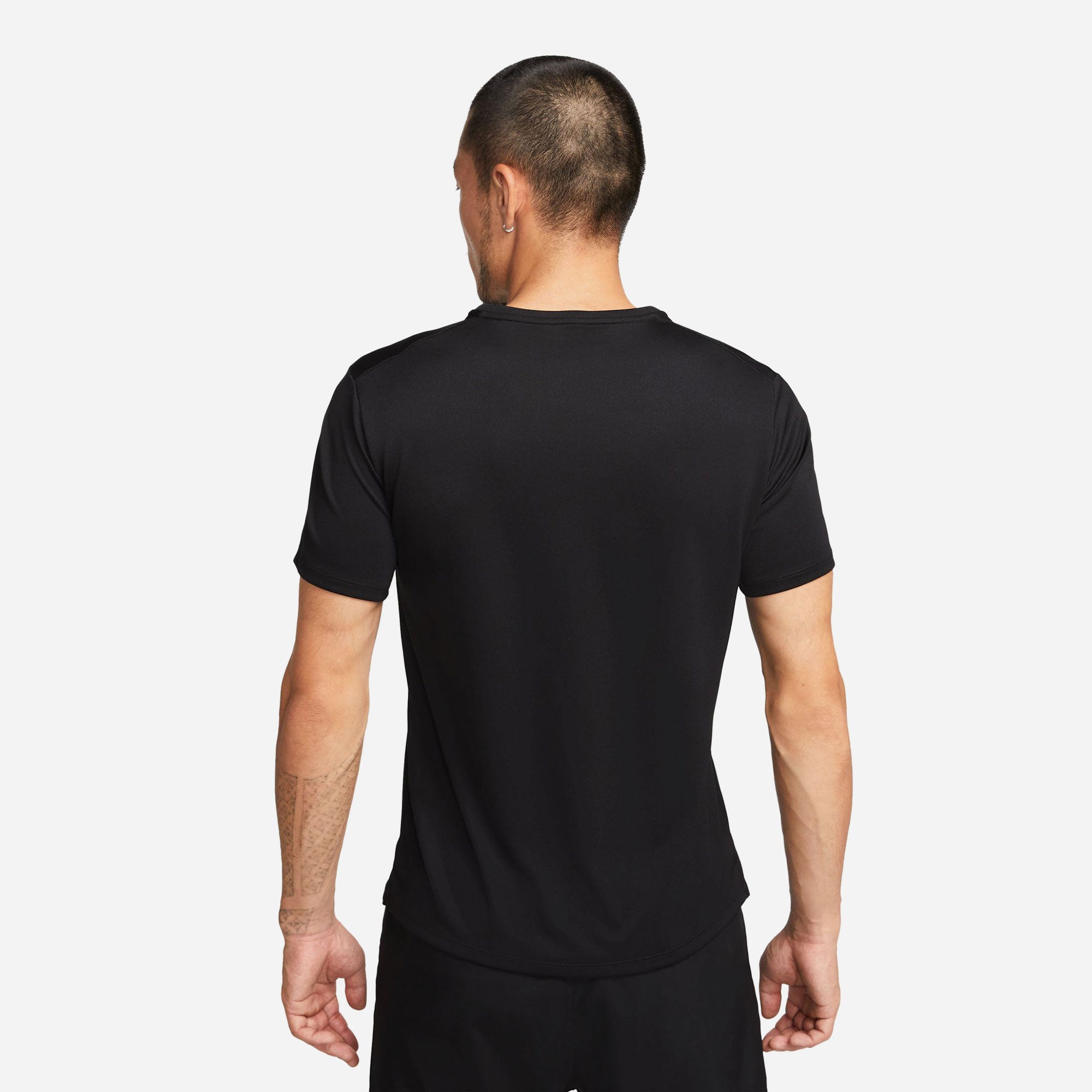 Áo Thun Nam Nike Dri-Fit Uv Miler - Đen - Supersports Vietnam