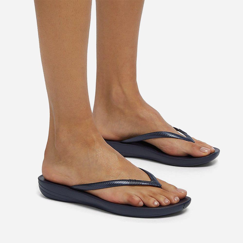 Dép Xỏ Ngón Nữ Fitflop Iqushion Ergonomic - Xanh Navy - Supersports Vietnam