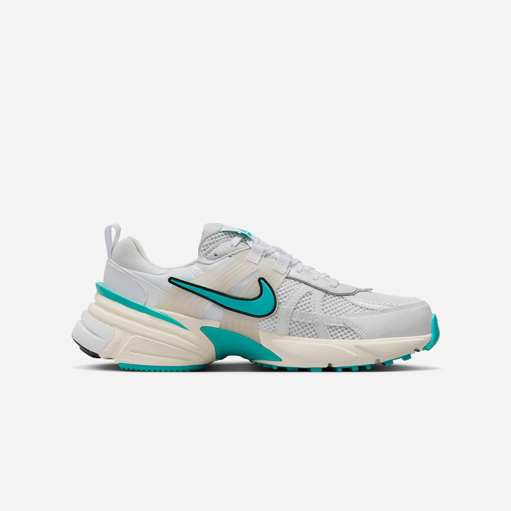 Giày Sneaker Nữ Nike V2K Run - Trắng - Supersports Vietnam