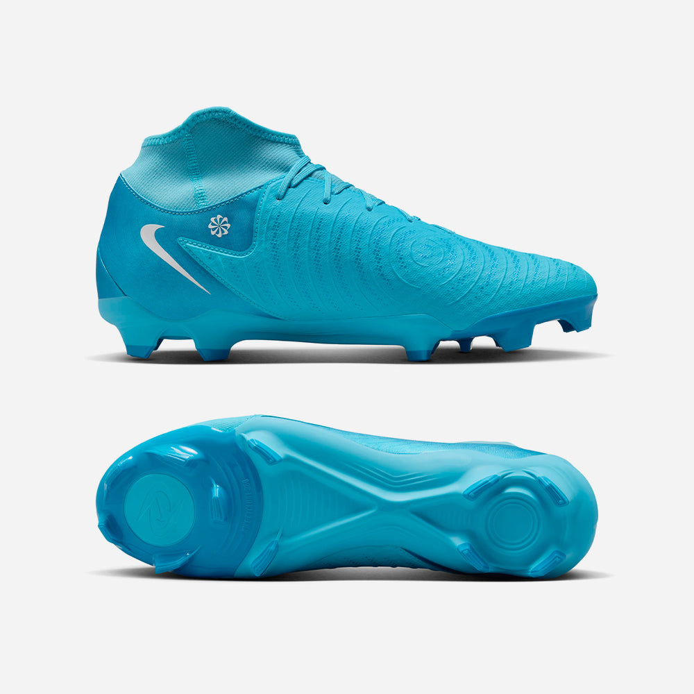 blue soccer shoes nike