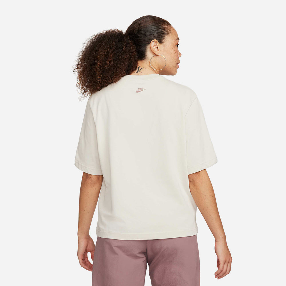 Áo Thun Nữ Nike Boxy Campus - Be - Supersports Vietnam