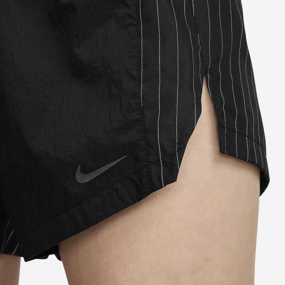 Quần Ngắn Thể Thao Nữ Nike Reflective Mid Rise - Đen - Supersports Vietnam