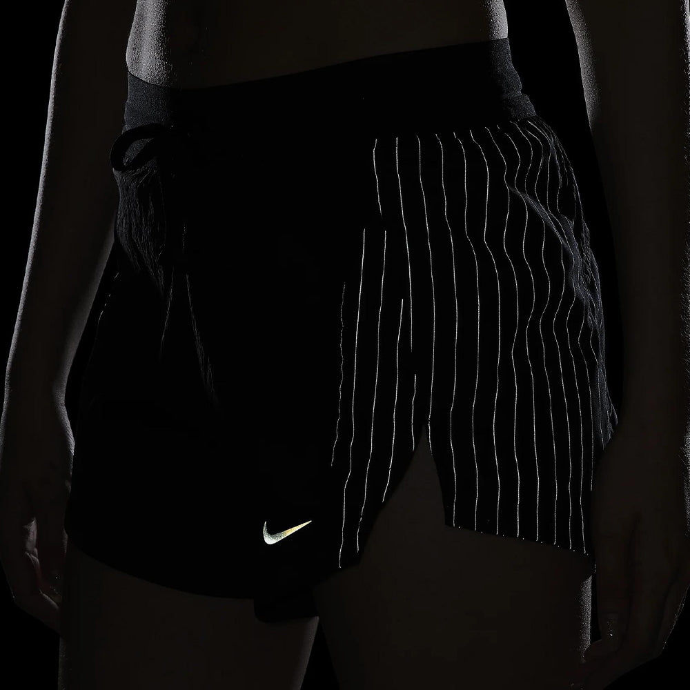 Quần Ngắn Thể Thao Nữ Nike Reflective Mid Rise - Đen - Supersports Vietnam