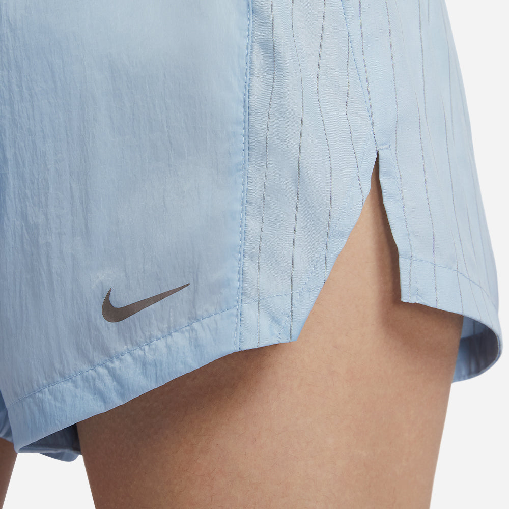 Quần Ngắn Thể Thao Nữ Nike Mid-Rise Brief-Lined 8Cm - Xanh Dương - Supersports Vietnam