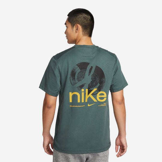 Áo Thun Nam Nike Dri-Fit Primary Studio '72 - Xanh Lá