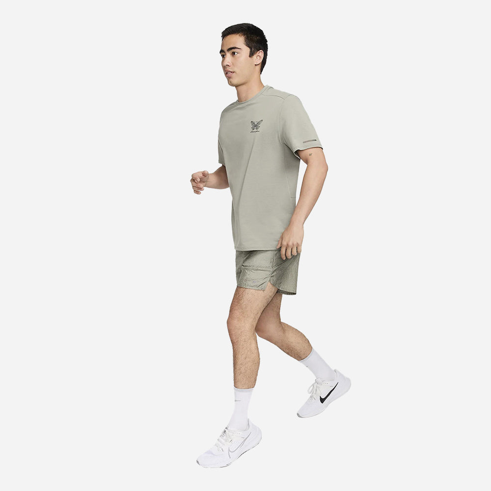 Quần Ngắn Thể Thao Nam Nike Dri-Fit Stride - Xám - Supersports Vietnam