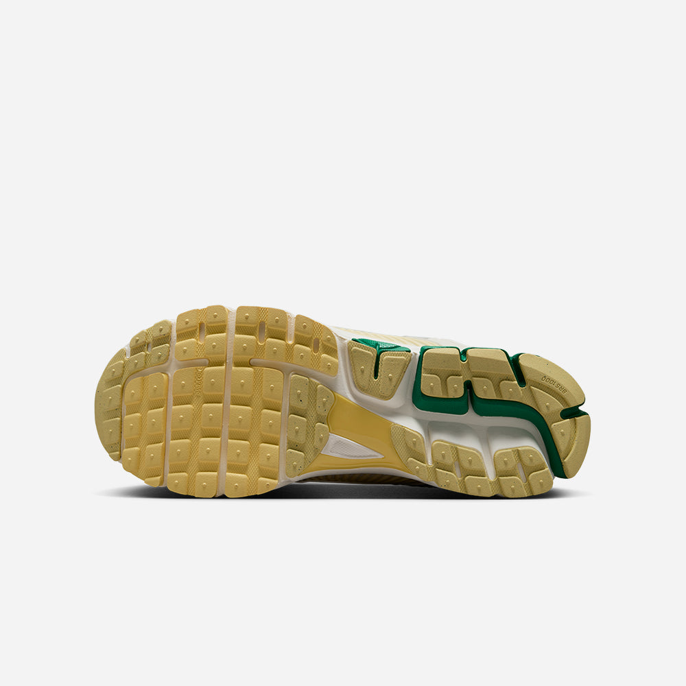 Giày Sneaker Nam Nike Zoom Vomero 5 - Trắng - Supersports Vietnam