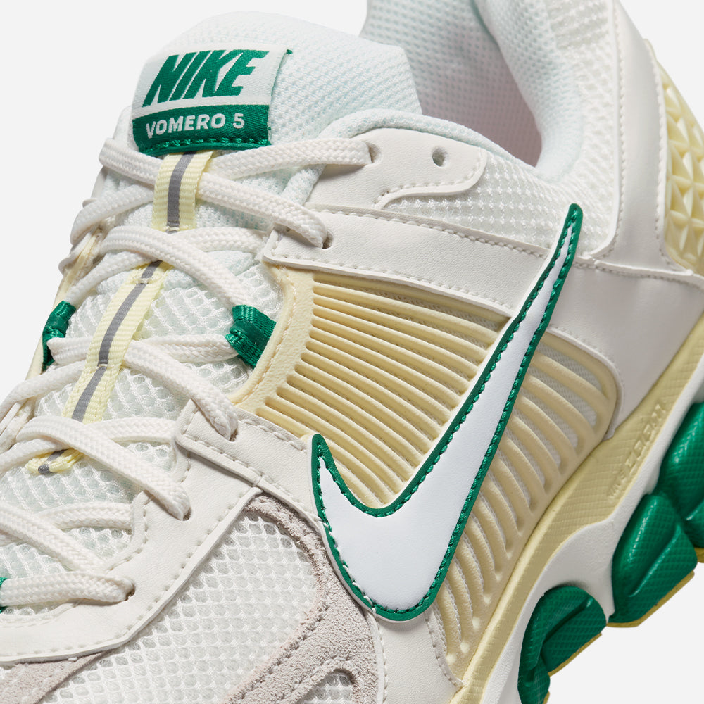 Giày Sneaker Nam Nike Zoom Vomero 5 - Trắng - Supersports Vietnam