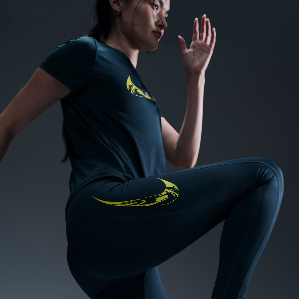 Áo Thun Tay Ngắn Nữ Nike Dri-Fit Graphic - Xanh Navy - Supersports Vietnam