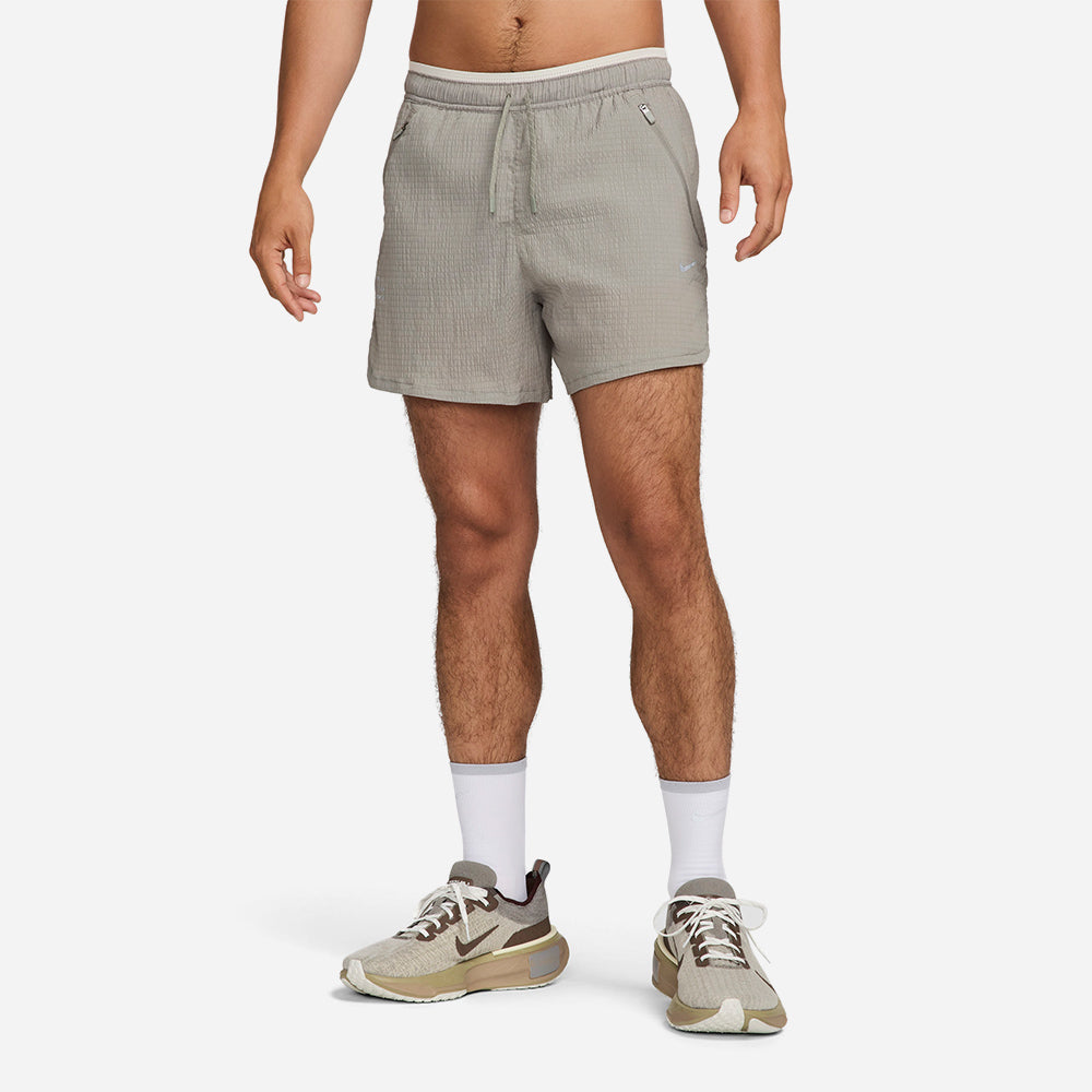 Quần Ngắn Nam Nike Stride Dry Fit - Xám - Supersports Vietnam