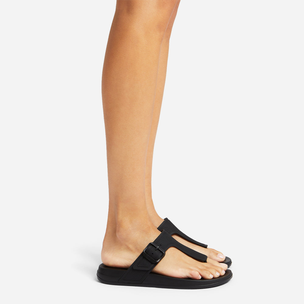 Dép Xỏ Ngón Nữ Fitflop Iqushion Adjustable Buckle - Đen - Supersports Vietnam