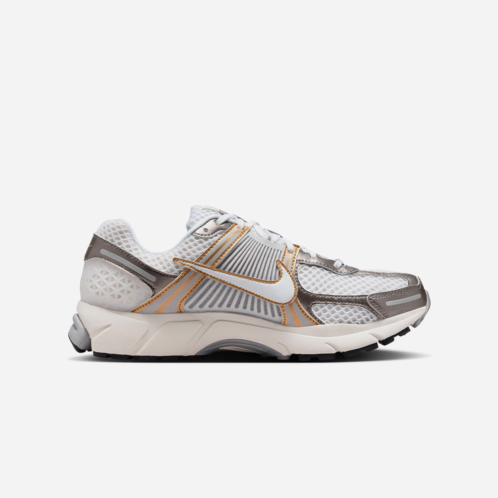 Giày Sneaker Nam Nike Zoom Vomero 5 - Nâu - Supersports Vietnam