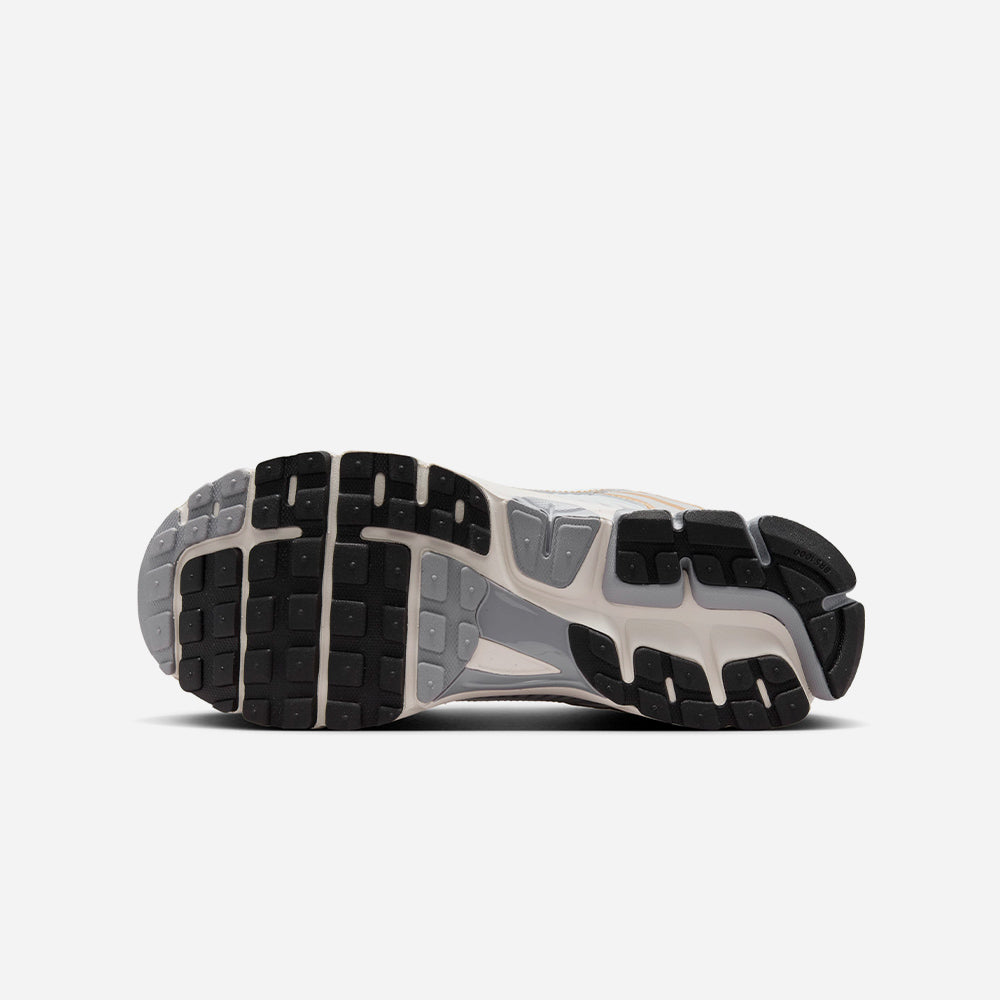 Giày Sneaker Nam Nike Zoom Vomero 5 - Nâu - Supersports Vietnam