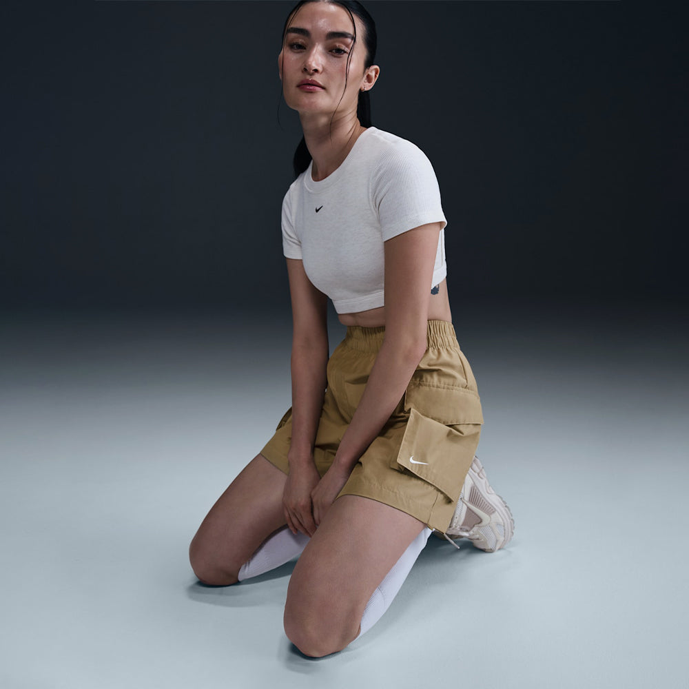 Quần Ngắn Thời Trang Nữ Nike Sportswear Essential Woven High-Waisted 5 Inch Cargo - Nâu - Supersports Vietnam