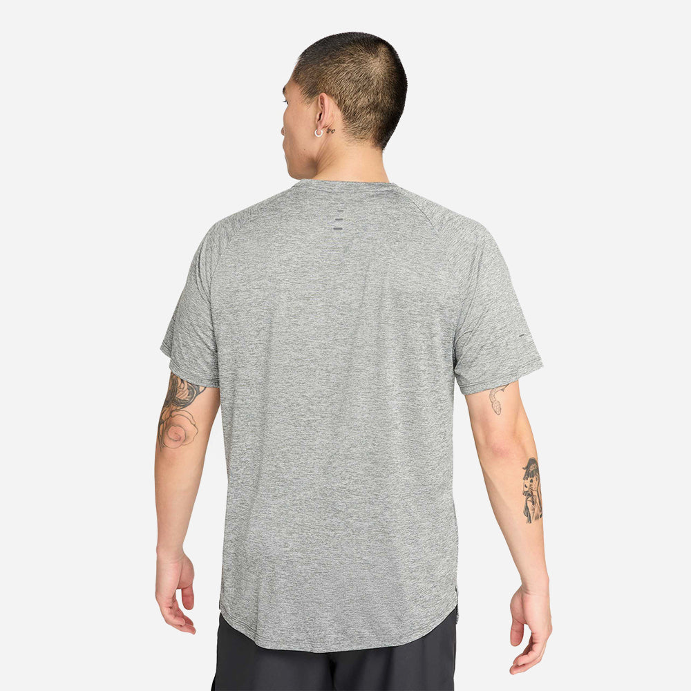 Áo Tay Ngắn Nam Nike Dri-Fit Adv Stride - Xám - Supersports Vietnam