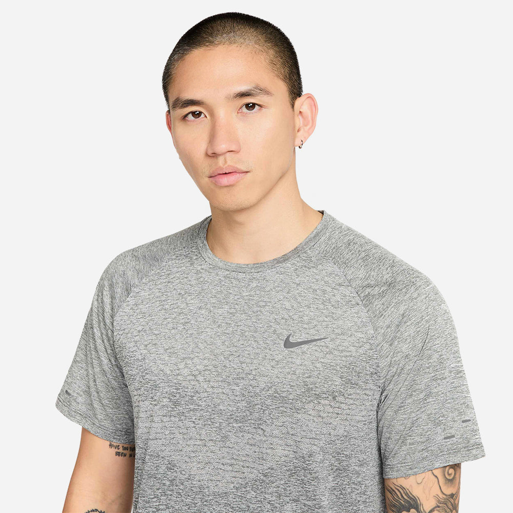 Áo Tay Ngắn Nam Nike Dri-Fit Adv Stride - Xám - Supersports Vietnam