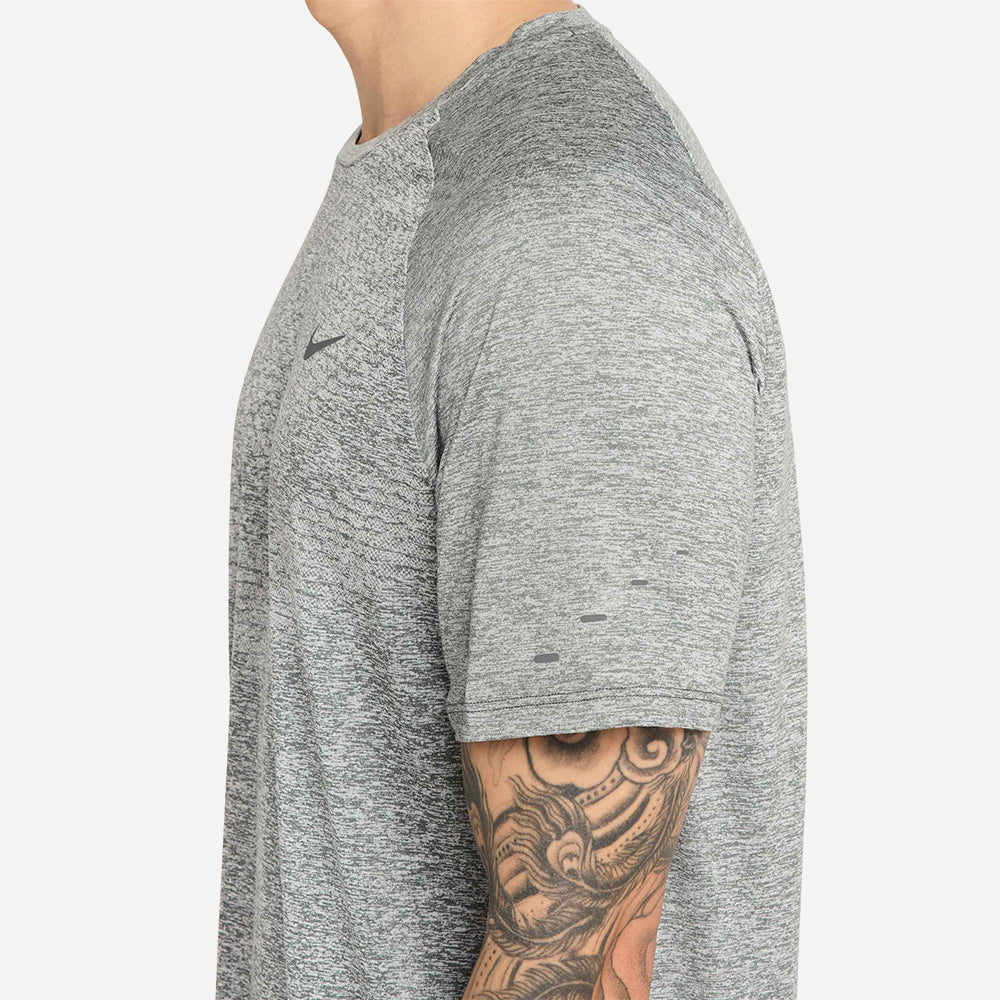 Áo Tay Ngắn Nam Nike Dri-Fit Adv Stride - Xám - Supersports Vietnam