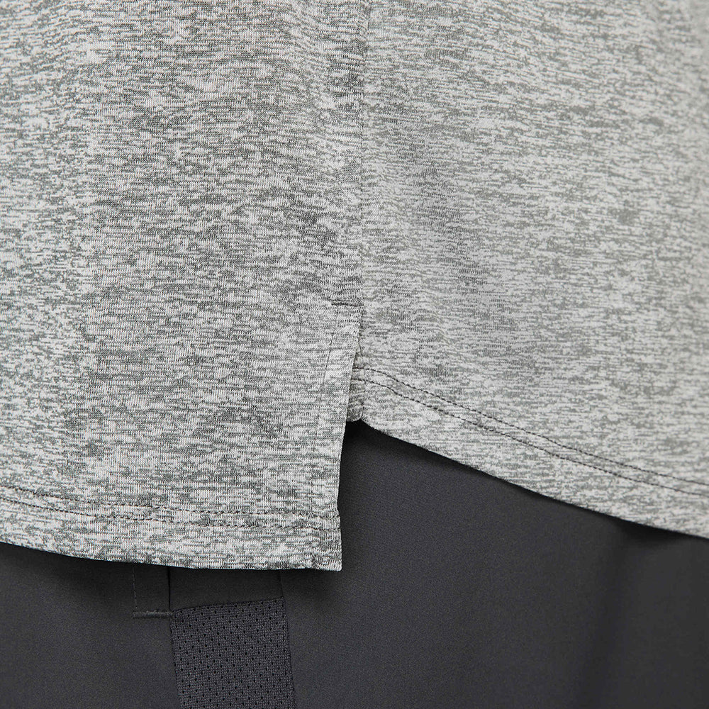 Áo Tay Ngắn Nam Nike Dri-Fit Adv Stride - Xám - Supersports Vietnam