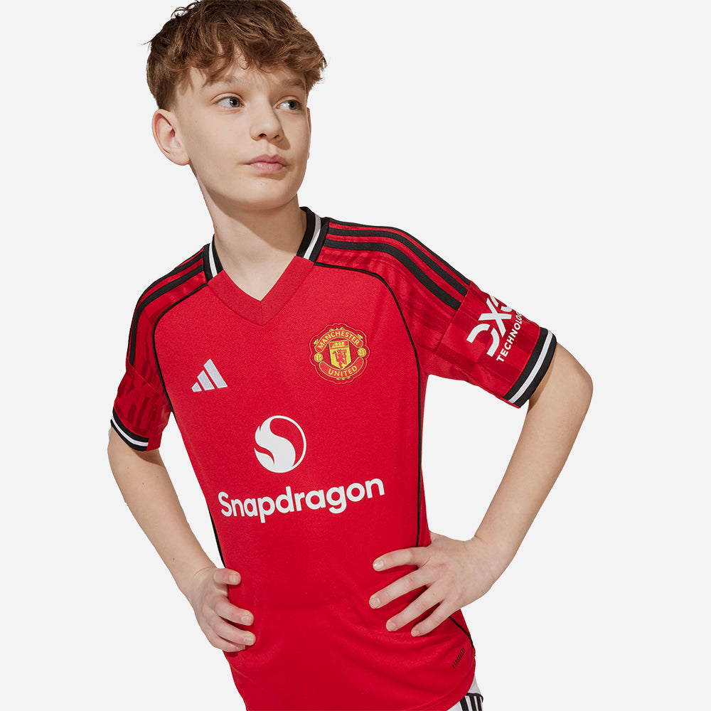 Áo Đá Bóng Trẻ Em Adidas Sân Nhà Manchester United 25/26 - Đỏ - Supersports Vietnam