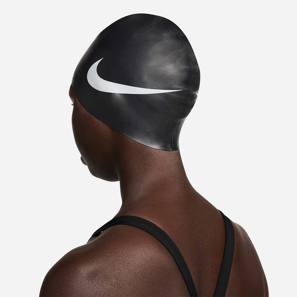 Nón Bơi Người Lớn Nike Swim Big Swoosh - Đen - Supersports Vietnam