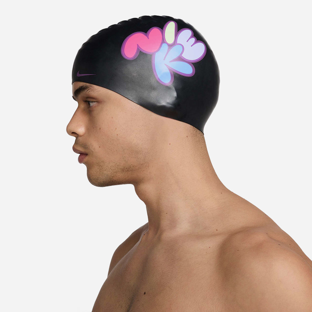 Nón Bơi Người Lớn Nike Swim Multi Graphic - Đen - Supersports Vietnam