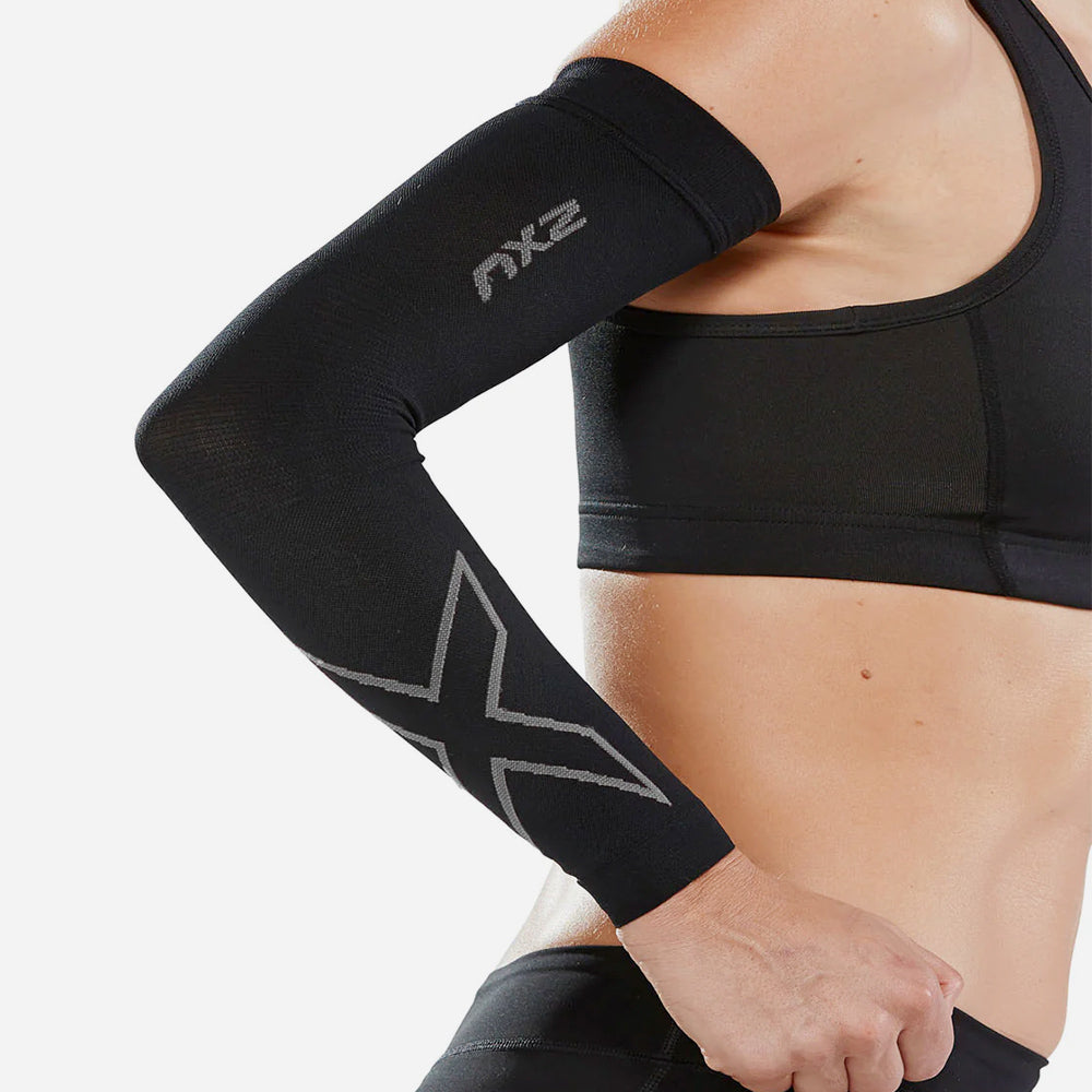 Bó Cơ Ống Tay 2XU Flex Run Compression - Đen - Supersports Vietnam