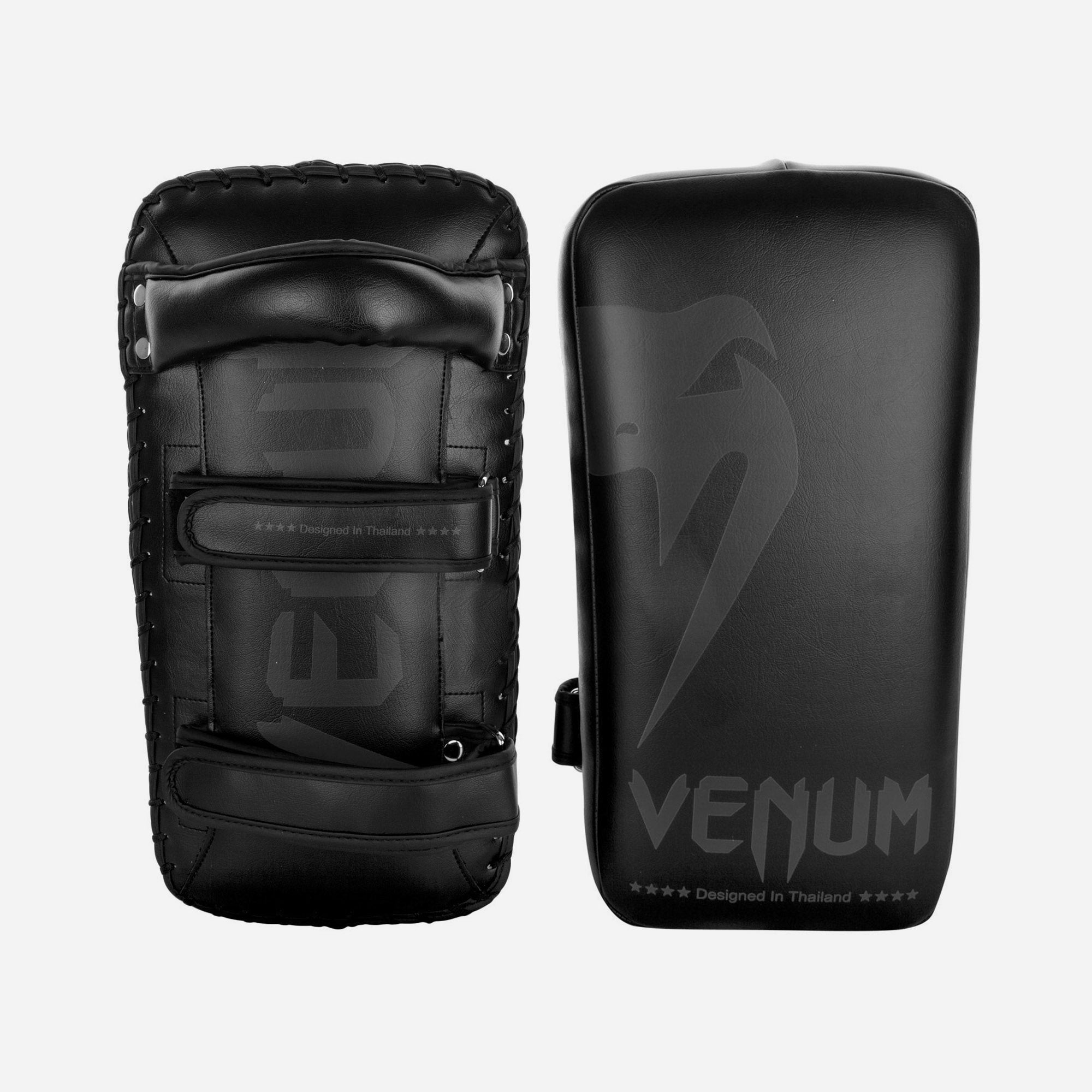 Đích Đấm Đá Tập Luyện Venum Giant Kick Pads (1 Đôi) - Đen - Supersports Vietnam