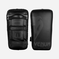 Đích Đấm Đá Tập Luyện Venum Giant Kick Pads (1 Đôi) - Đen - Supersports Vietnam