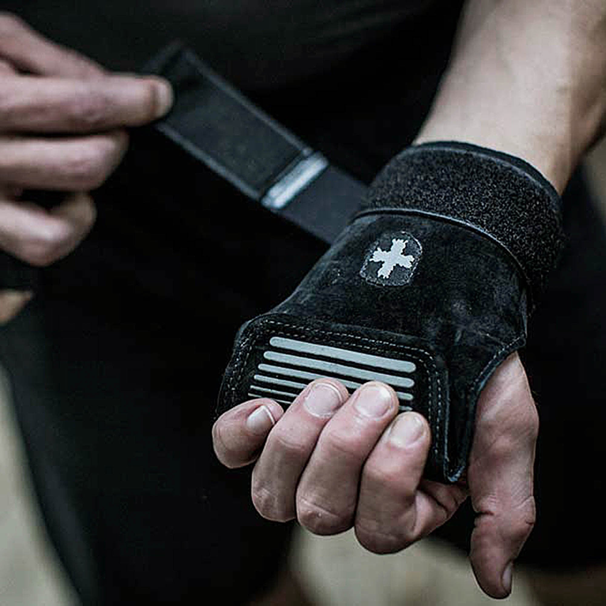 Dây Hỗ Trợ Tập Gym Harbinger Lifting Grips - Đen - Supersports Vietnam