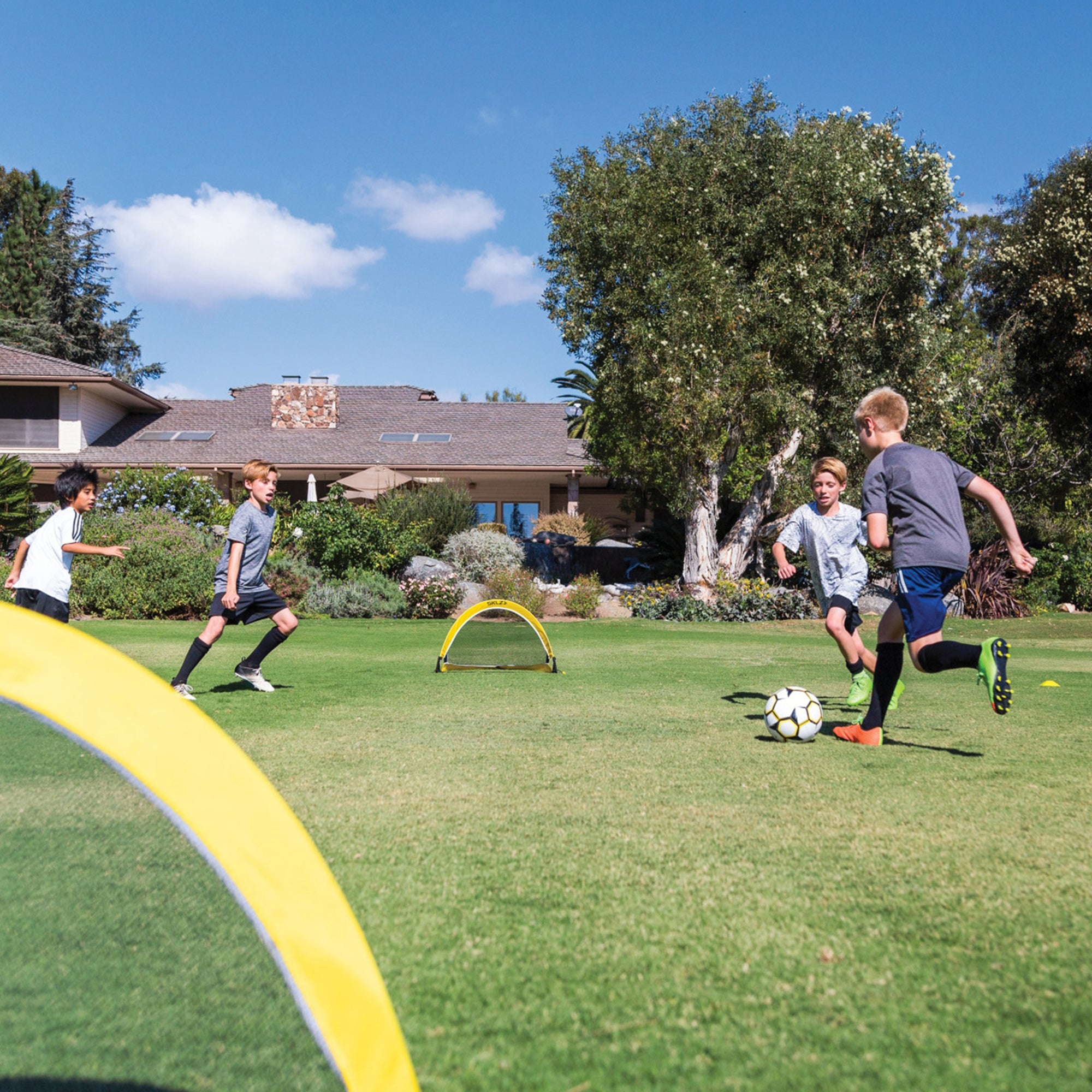 Khung Goal Tập Luyện Đá Bóng Sklz Playmaker Goal Set - Vàng - Supersports Vietnam