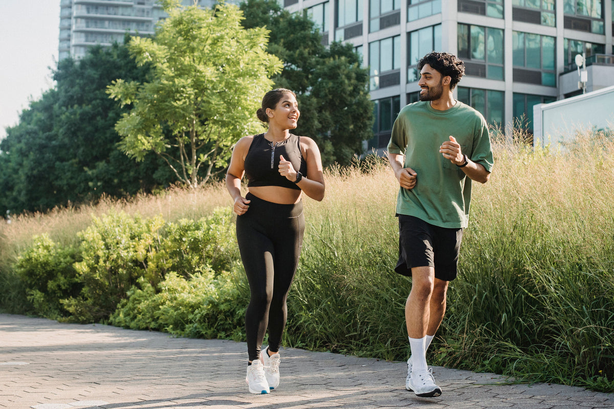 Giày Chạy Bộ Đệm Êm Dày: Thoải Mái Từ Chạy Hàng Ngày Đến Recovery Run