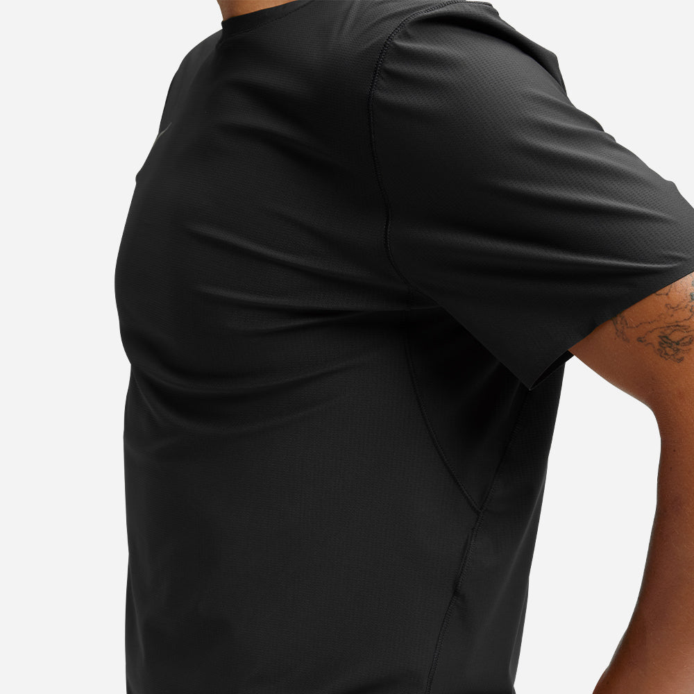 Áo Thun Nam HOKA Airolite Short Sleeve 2.0 - Đen - Supersports Vietnam