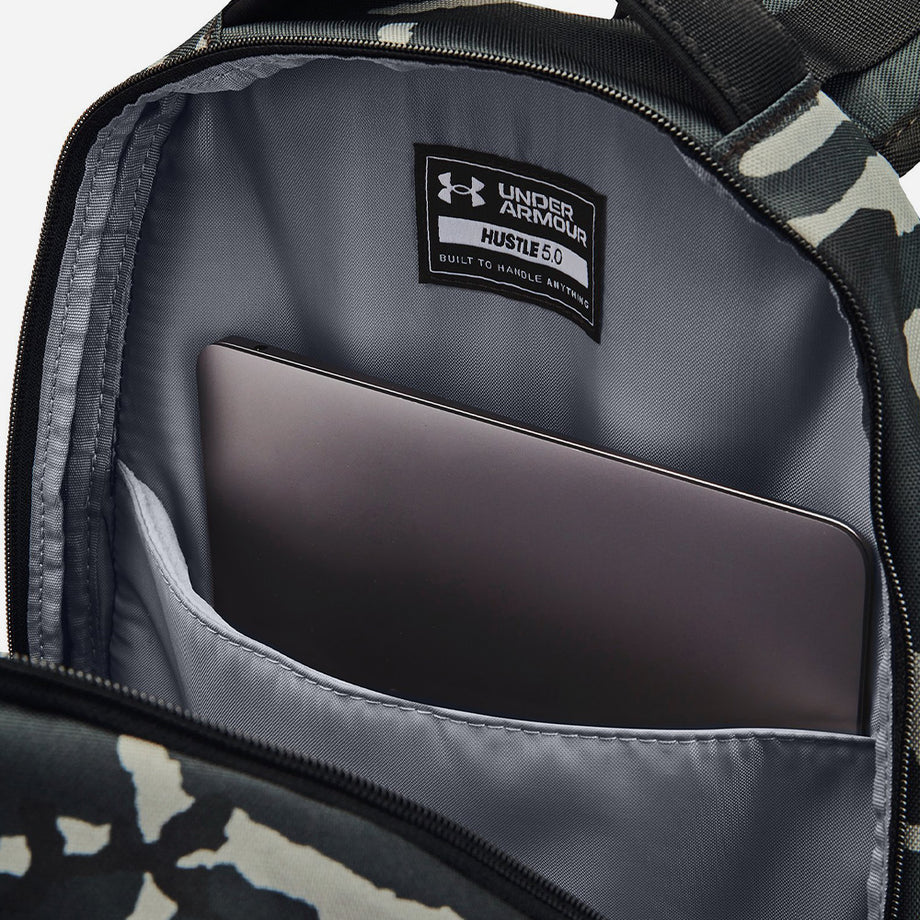 Under Armour Hustle 5.0 Backpacks 1361176 - Black / Black / Silver