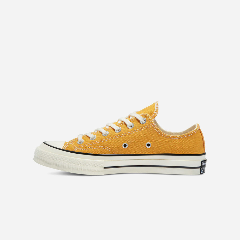 Converse on sale chuck yellow