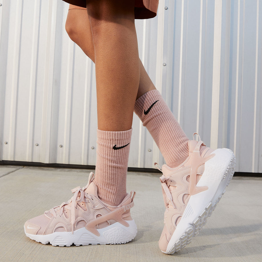 All pink hotsell huaraches womens