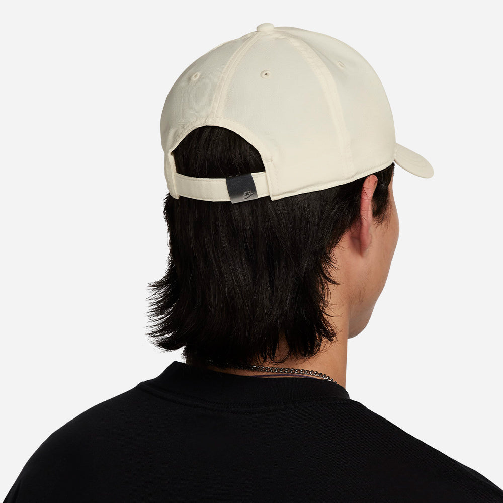 Mũ Lưỡi Trai Nike Dri-Fit Club Structured Metal Logo - Be - Supersports Vietnam