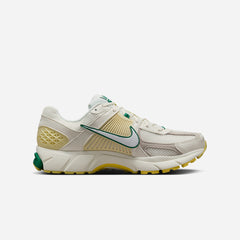 Men's Nike Zoom Vomero 5 Sneakers - White