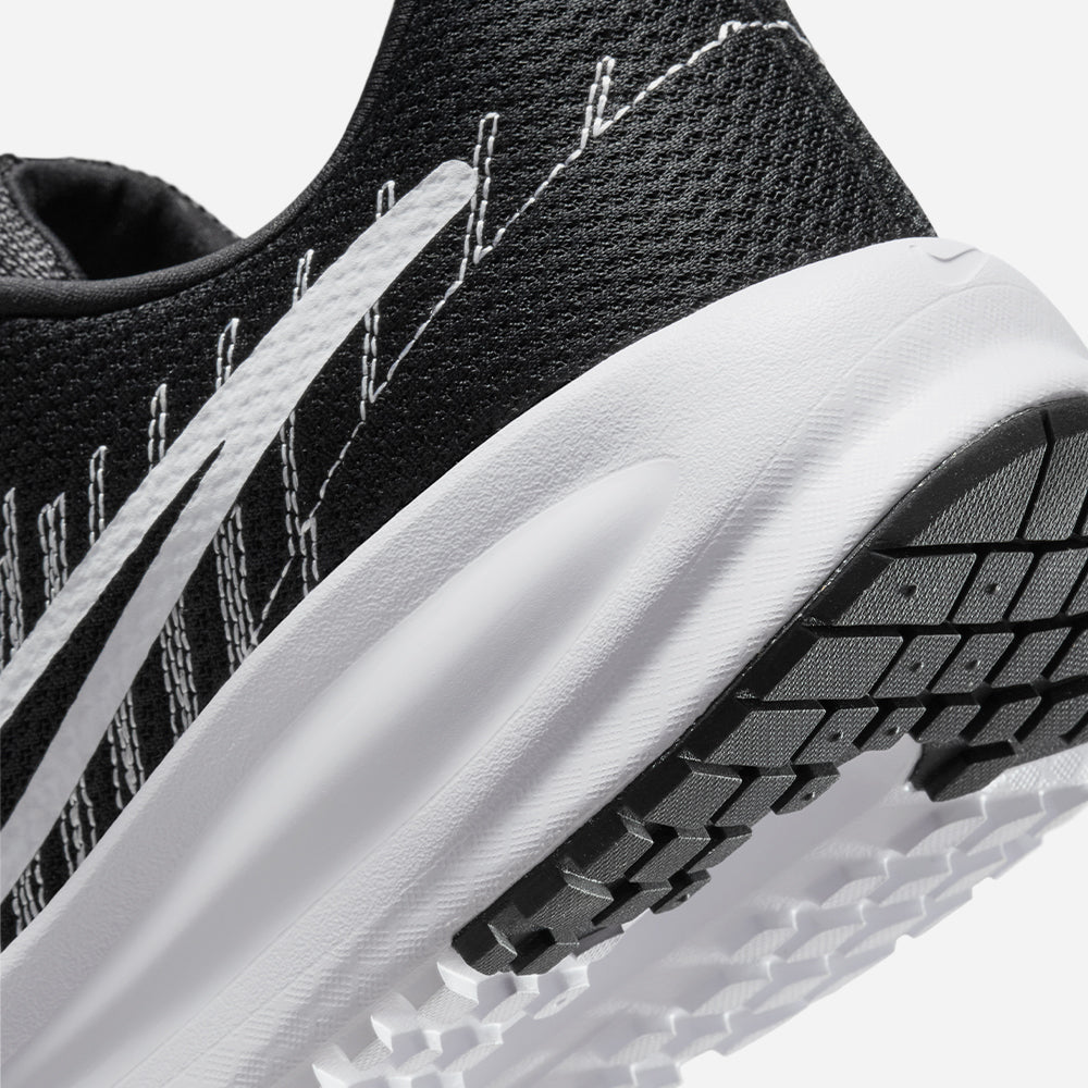 Giày Chạy Bộ Nam Nike Run Defy - Đen - Supersports Vietnam