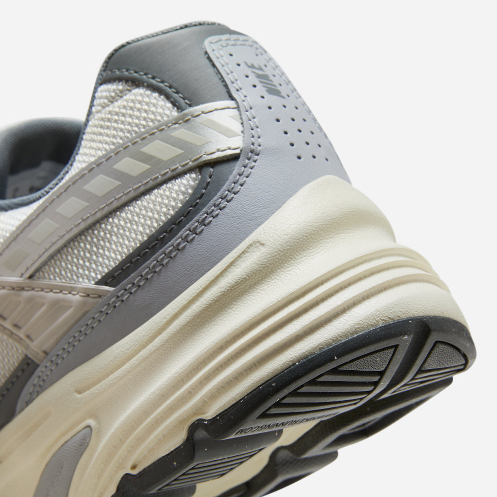 Giày Sneaker Nam Nike Initiator - Xám - Supersports Vietnam