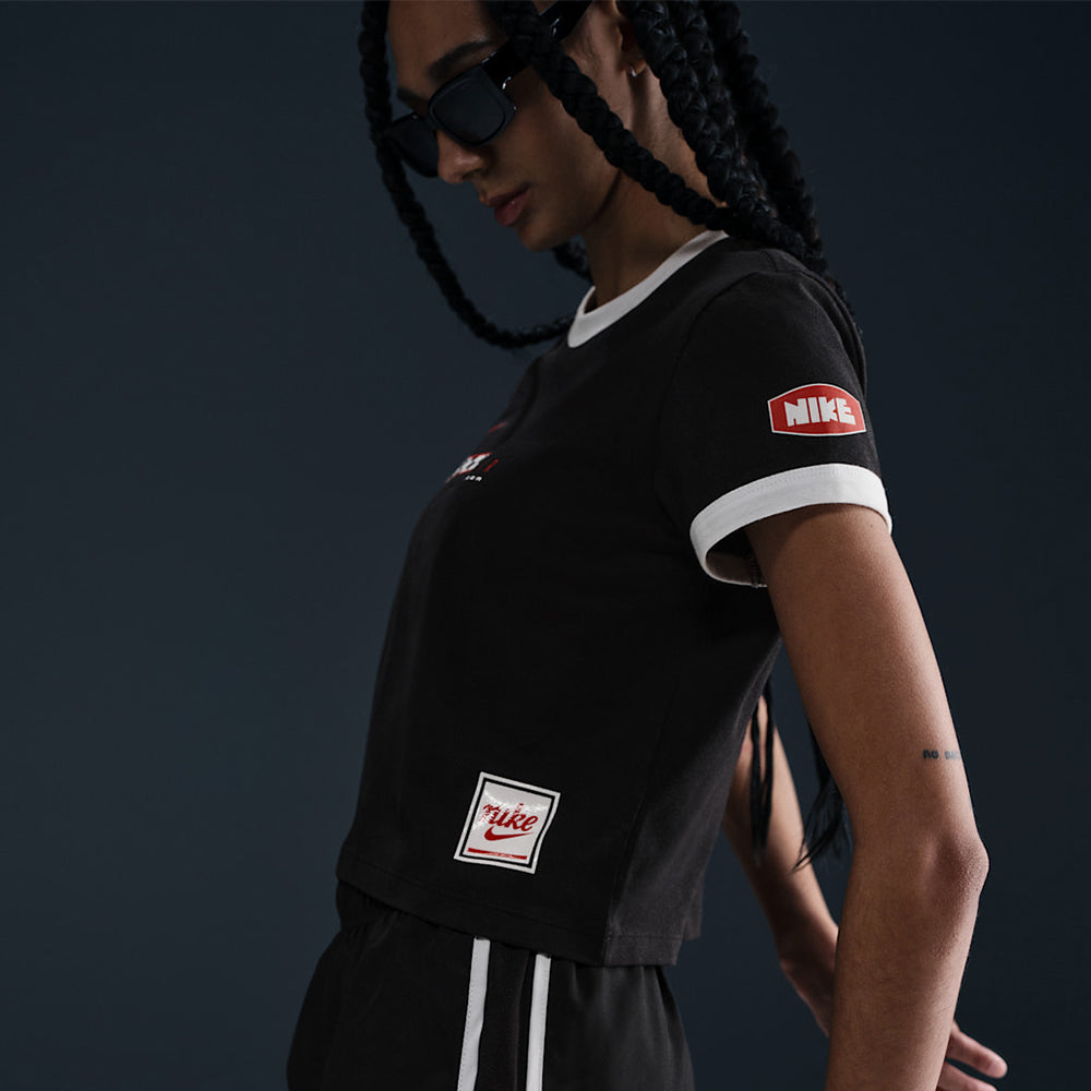 Áo Thun Nữ Nike Sportswear Club Moto - Đen - Supersports Vietnam