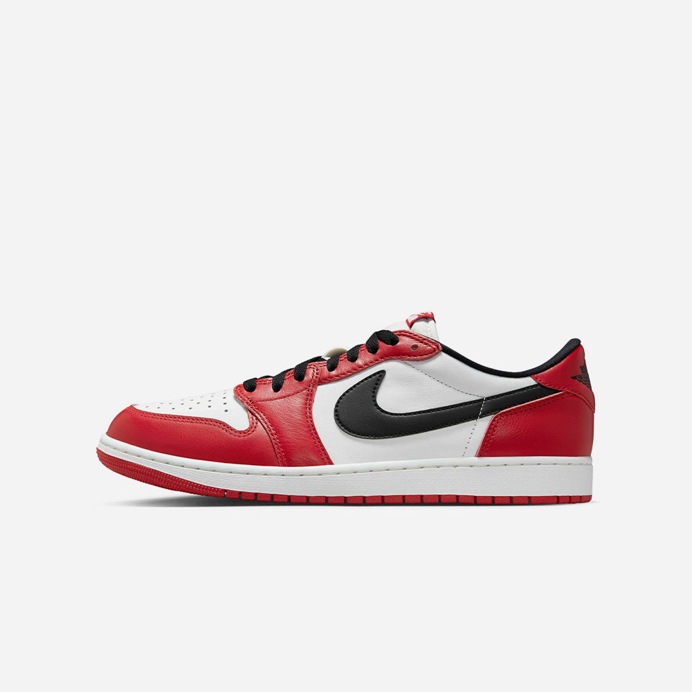 low classic air jordan sneakers