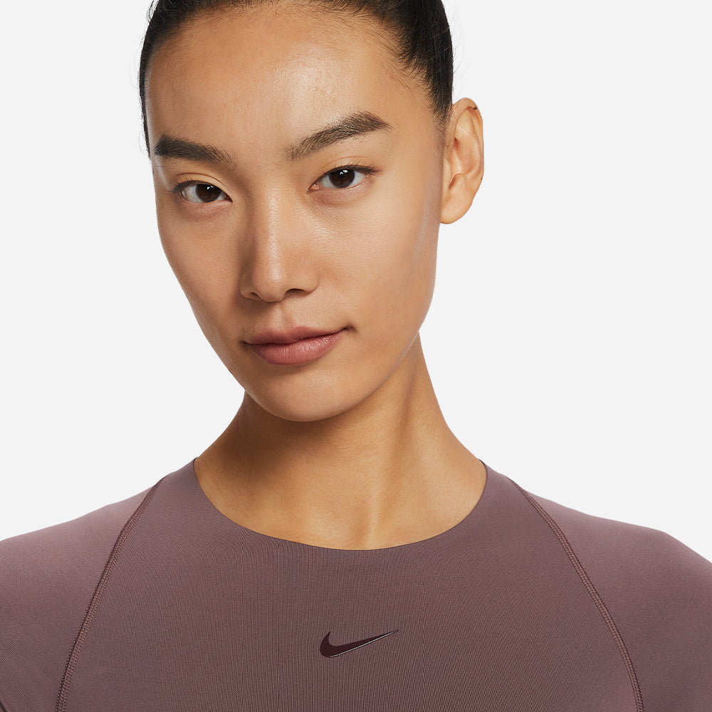 Áo Thun Nữ Nike Dri-Fit Universa Short-Sleeve Swoosh Neck Logo - Tím - Supersports Vietnam