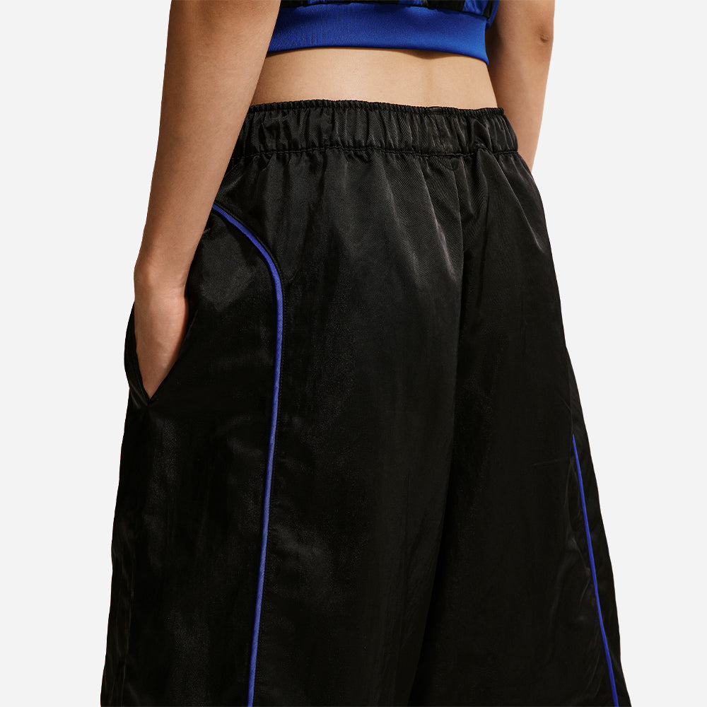 Quần Ngắn Thời Trang Nữ Nike Nylon Knee Lenth - Đen - Supersports Vietnam