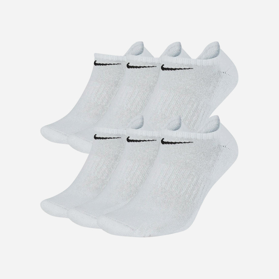 Nike Everyday Plus Cushion Training No-Show Socks (3 Pairs).